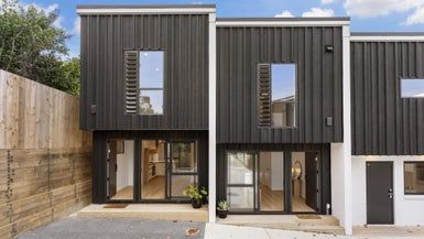 at 72D Weatherly Road, Torbay, Auckland