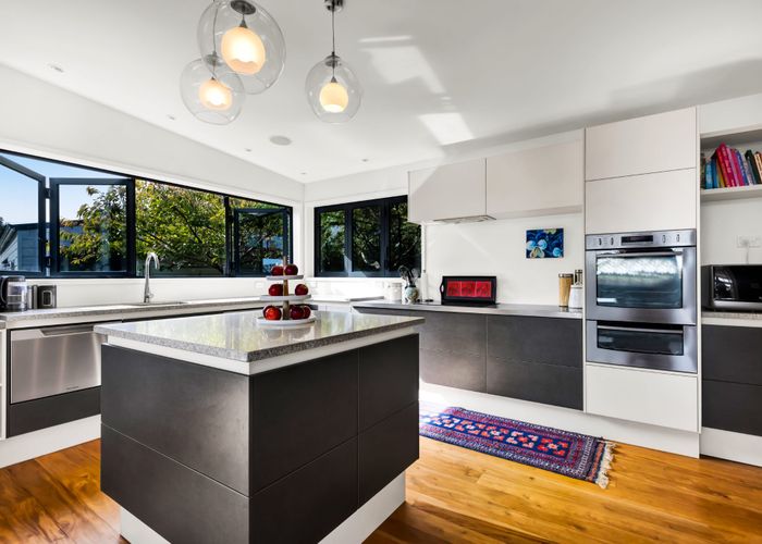  at 10 Allan Road, Burgess Park