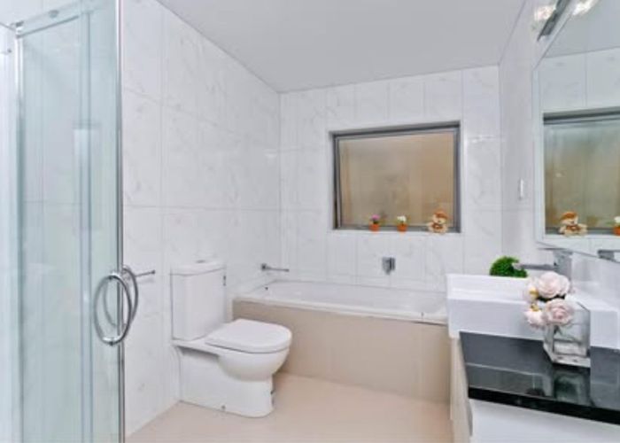  at 98 TiriwA Drive, Massey, Waitakere City, Auckland