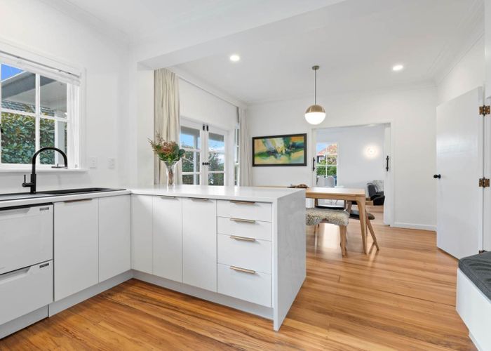  at 44 Lake Pupuke Drive, Takapuna, Auckland