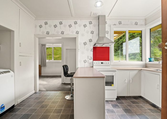  at 5 Totara, Ravensbourne, Dunedin, Otago