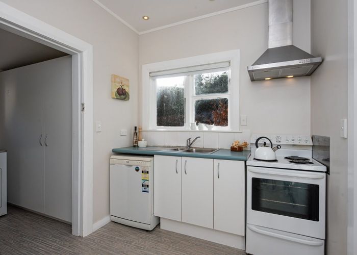  at 6 Friend Street, Karori, Wellington, Wellington