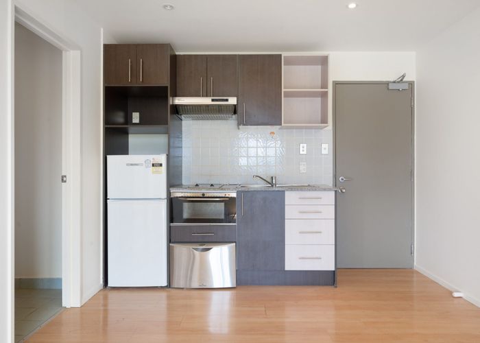  at 3L/17 Crown Lynn Place, New Lynn, Auckland