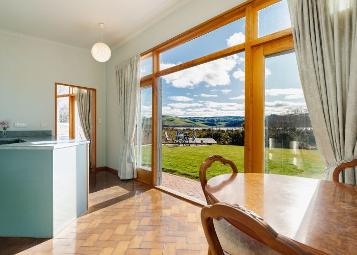  at 189 Lake Road, Clarendon