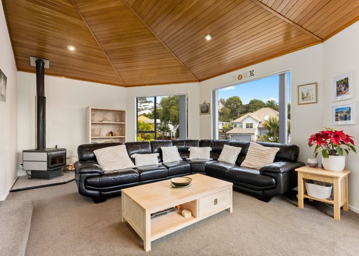  at 44 Bayside Drive, Browns Bay, North Shore City, Auckland