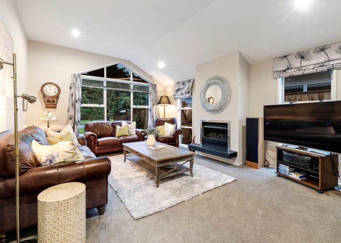  at 9 Kenley Heights, Flat Bush, Auckland