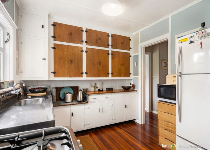  at 60 Allington Road, Karori, Wellington