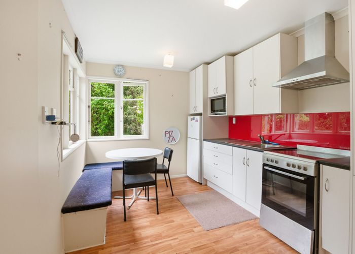  at 2 Kohutuhutu Road, Raumati Beach, Kapiti Coast, Wellington