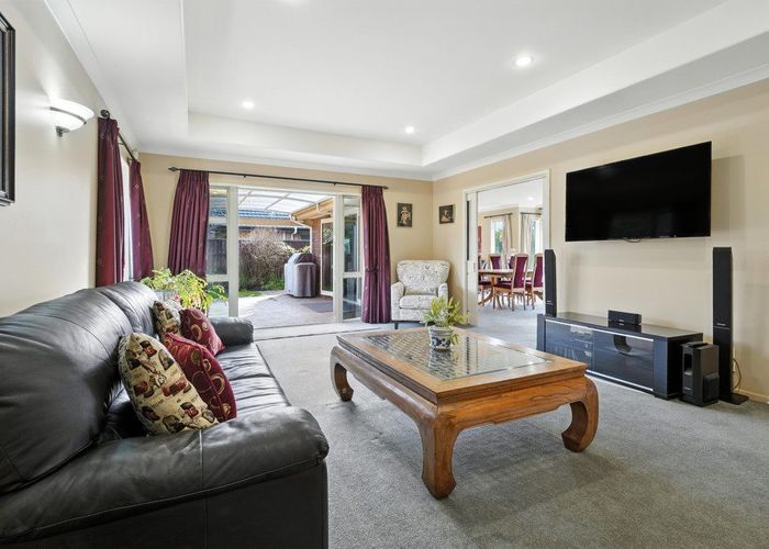  at 10 Dinglebay Place, Casebrook, Christchurch City, Canterbury