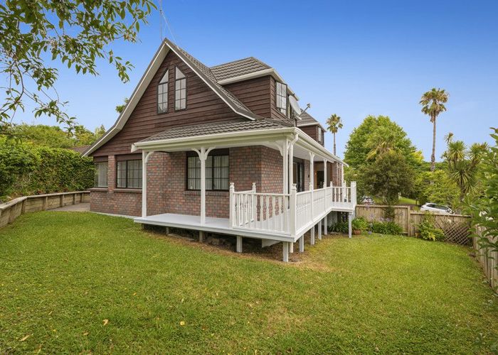  at 9 St Lucia Place, Unsworth Heights, North Shore City, Auckland