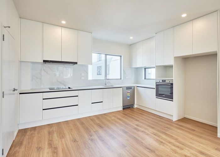  at 26 Glenmore Road, Sunnyhills, Manukau City, Auckland