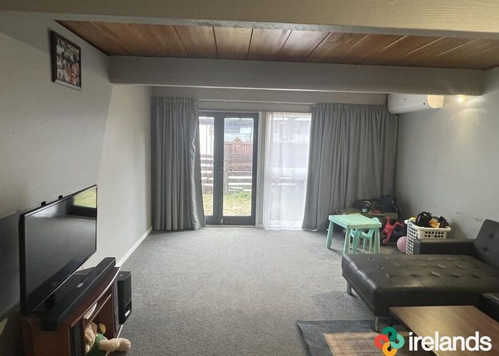  at 2/3 Seddon St, Beckenham, Christchurch City, Canterbury