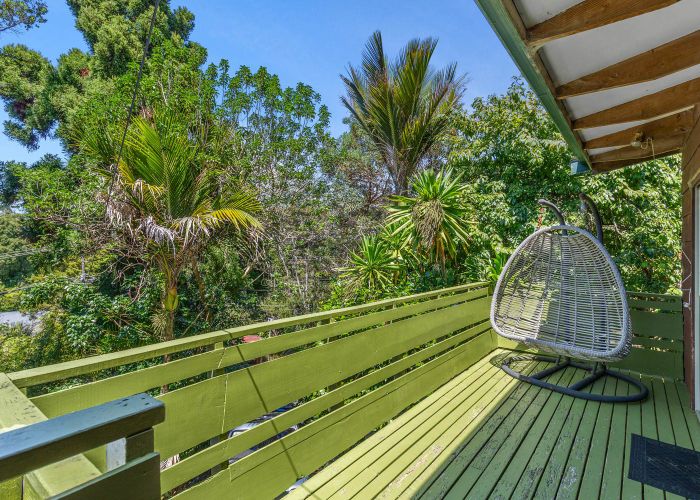  at 33 Laingholm Drive, Laingholm, Waitakere City, Auckland