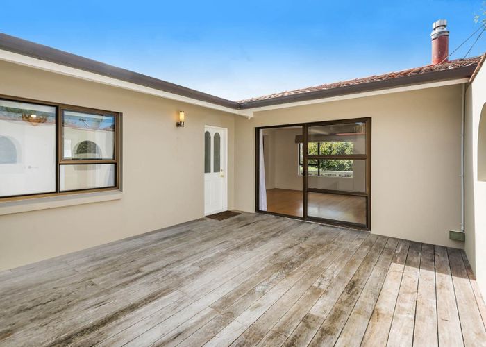  at 48 John Downs Drive, Browns Bay, North Shore City, Auckland