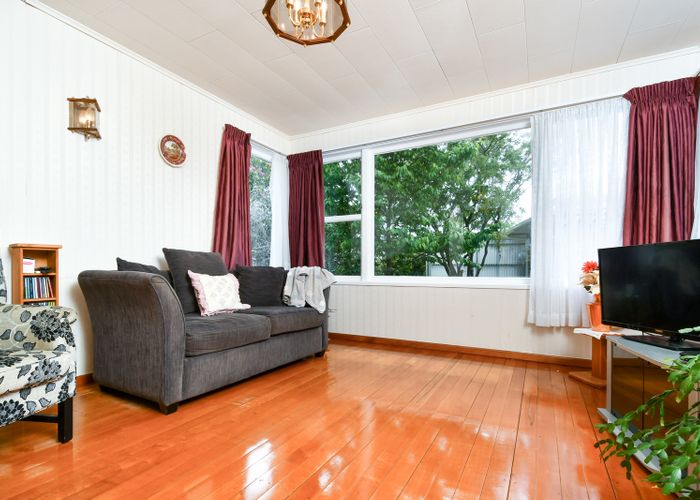  at 8 Mcentee Road, Waitakere, Auckland