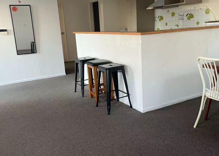  at 10 Holdaway Avenue, Northcote, Auckland