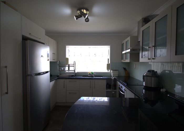  at 8 Watersfield Place, Flat Bush, Manukau City, Auckland