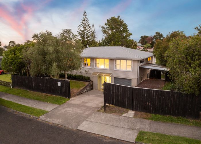  at 76 La Trobe Street, Pakuranga Heights, Manukau City, Auckland