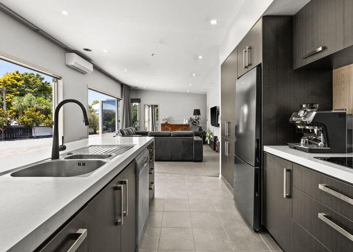  at 2 Albert Street, Clive, Hastings