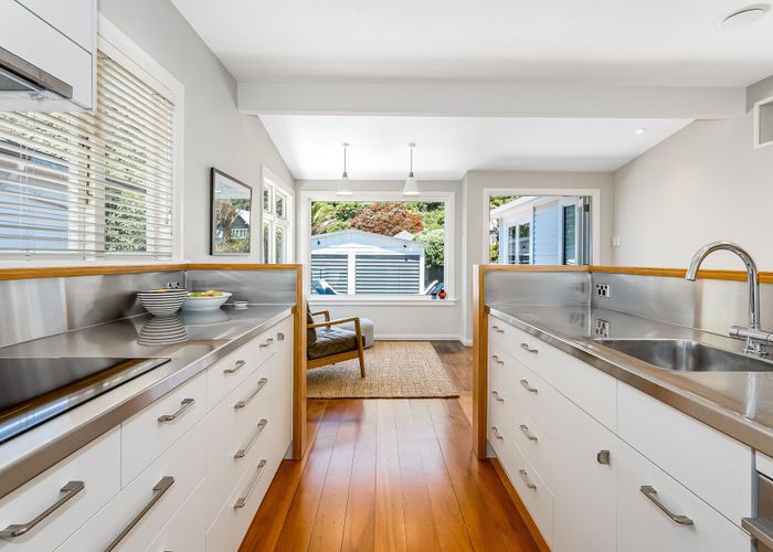  at 73 Oroua Street, Eastbourne, Lower Hutt, Wellington