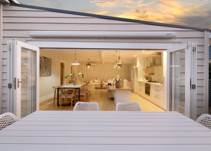  at 1/192 Queen Street, Northcote Point, Auckland