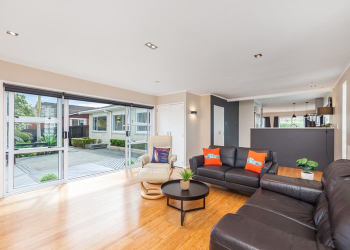  at 8 Oliver Twist Avenue, Mellons Bay, Auckland