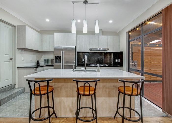  at 21 Mahoney Drive, Albany, Auckland