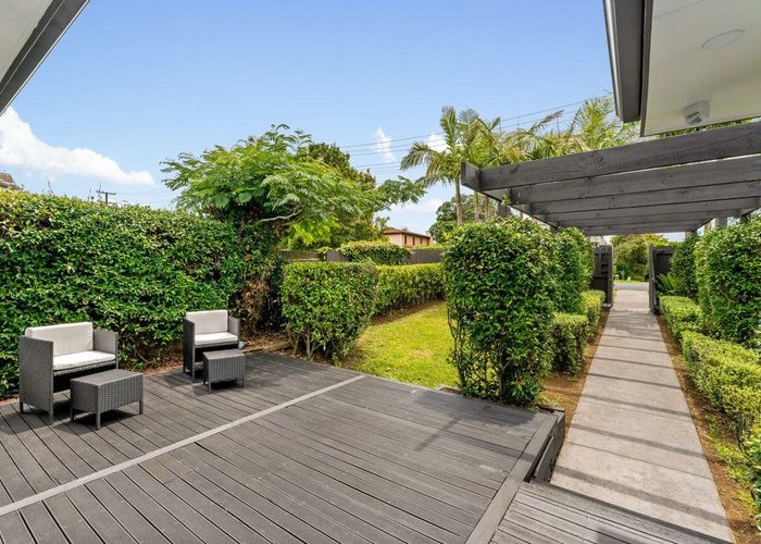  at 1/28 Bleakhouse Road, Mellons Bay, Manukau City, Auckland