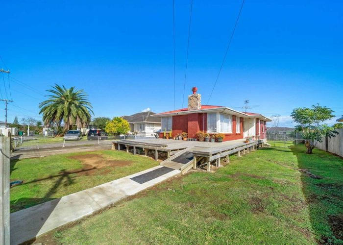  at 9 Doughty Place, Otara, Auckland
