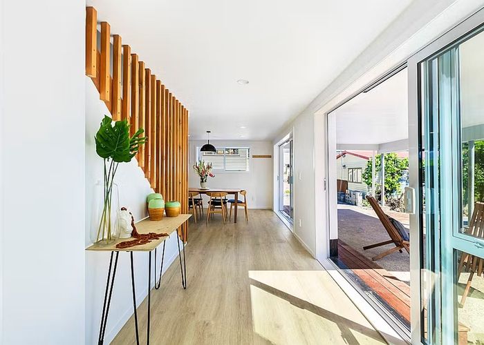  at 6 Alston Avenue, Kelston, Waitakere City, Auckland