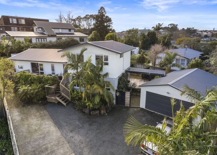  at 23 Helleur Road, Massey, Auckland
