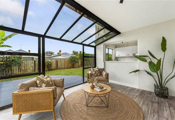  at 4/18 Armadale Road, Remuera, Auckland