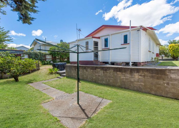  at 3 Carlton Avenue, Gonville, Whanganui