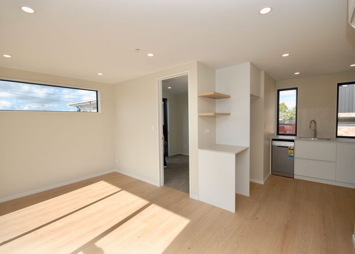  at 5/139 Tirimoana Road, Te Atatu South, Waitakere City, Auckland