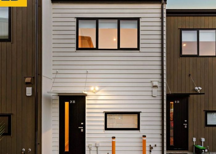  at 7/35 Garadice Road, Rothesay Bay, Auckland