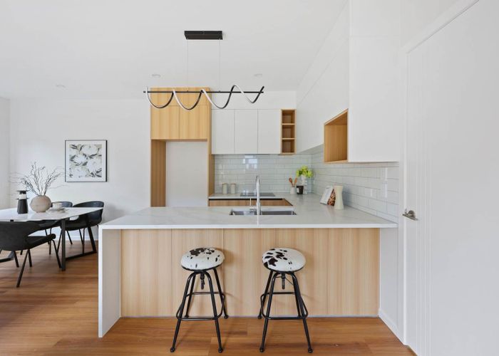  at 8 Weetman Drive, Browns Bay, North Shore City, Auckland