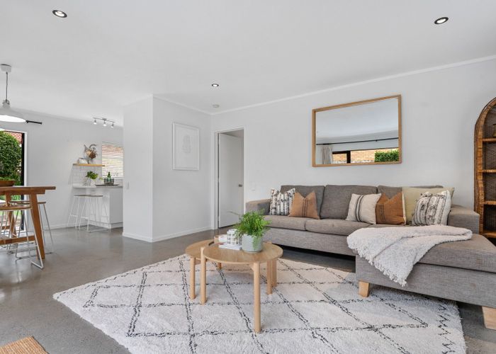  at 2/10 Lonsdale Street, Ellerslie, Auckland City, Auckland