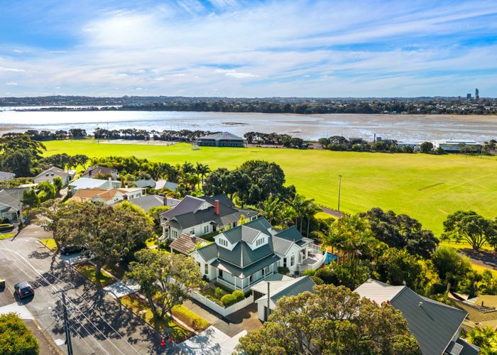  at 46 Waterview Road, Devonport, North Shore City, Auckland