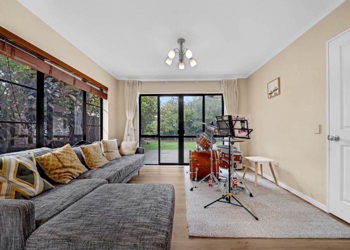  at 4 Pennygale Close, Flat Bush, Manukau City, Auckland