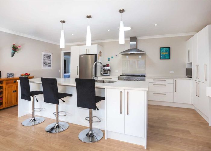  at 7 Tasman Close, Aotea, Porirua, Wellington