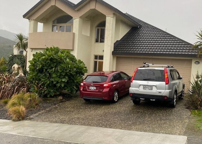  at 24 Jordan Street, Island Bay, Wellington