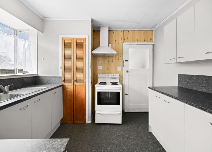  at 63 Paul Crescent, Fairfield, Hamilton