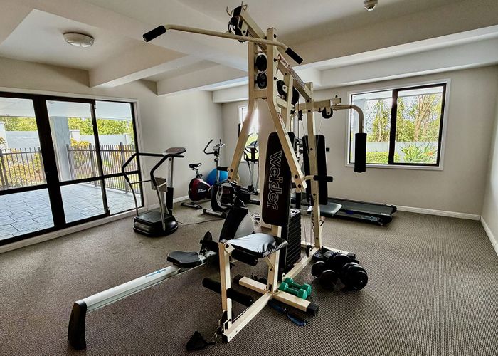  at 4/99 Mokoia Road, Birkenhead, North Shore City, Auckland