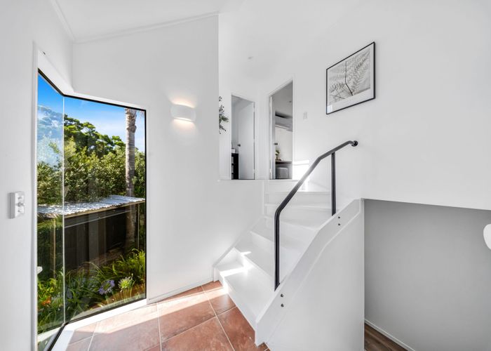  at 2/17 Lynton Road, Bucklands Beach, Manukau City, Auckland