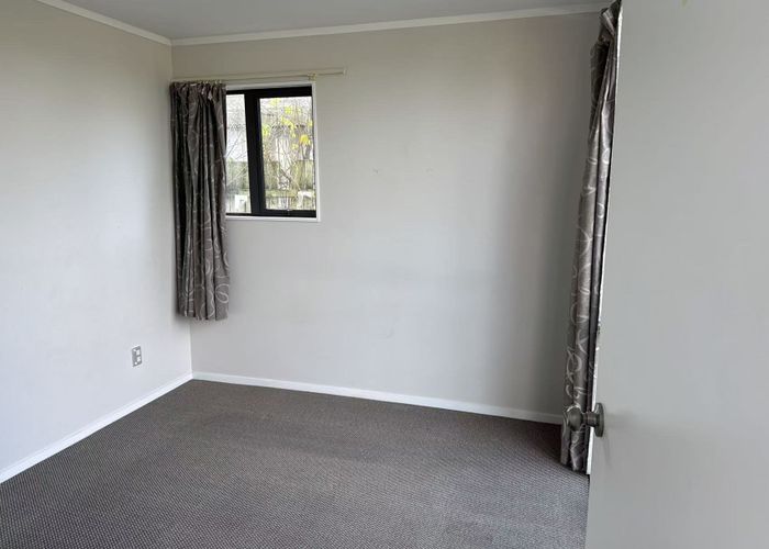  at 2b Cranberry Pl, Bucklands Beach, Manukau City, Auckland
