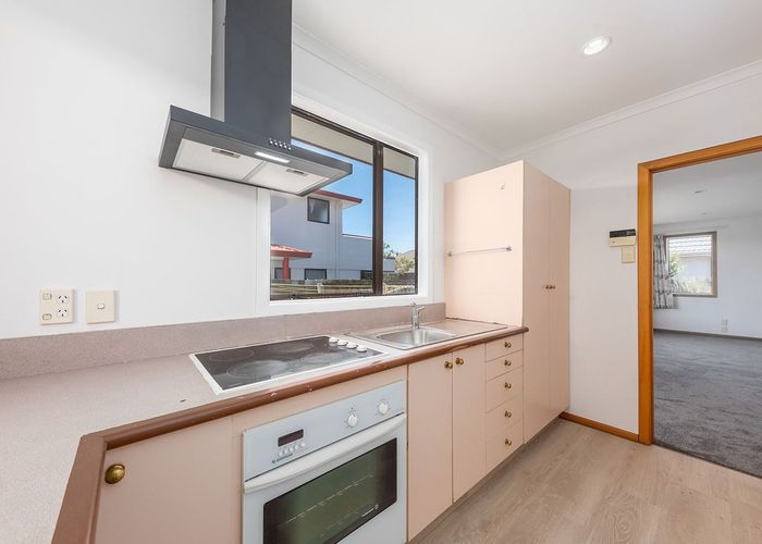  at 122 Yaldhurst Road, Sockburn, Christchurch City, Canterbury