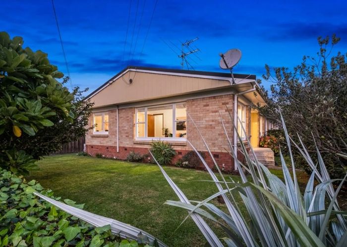  at 1/52 St Michaels Avenue, Point Chevalier, Auckland