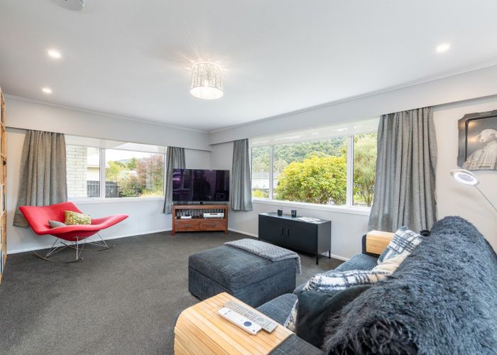  at 44 Holdsworth Avenue, Trentham, Upper Hutt