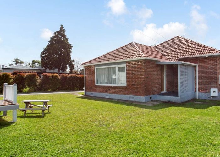  at 1/13 Fairlands Avenue, Waterview, Auckland