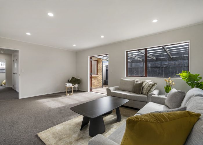  at 2E Lynbrooke Avenue, Blockhouse Bay, Auckland City, Auckland